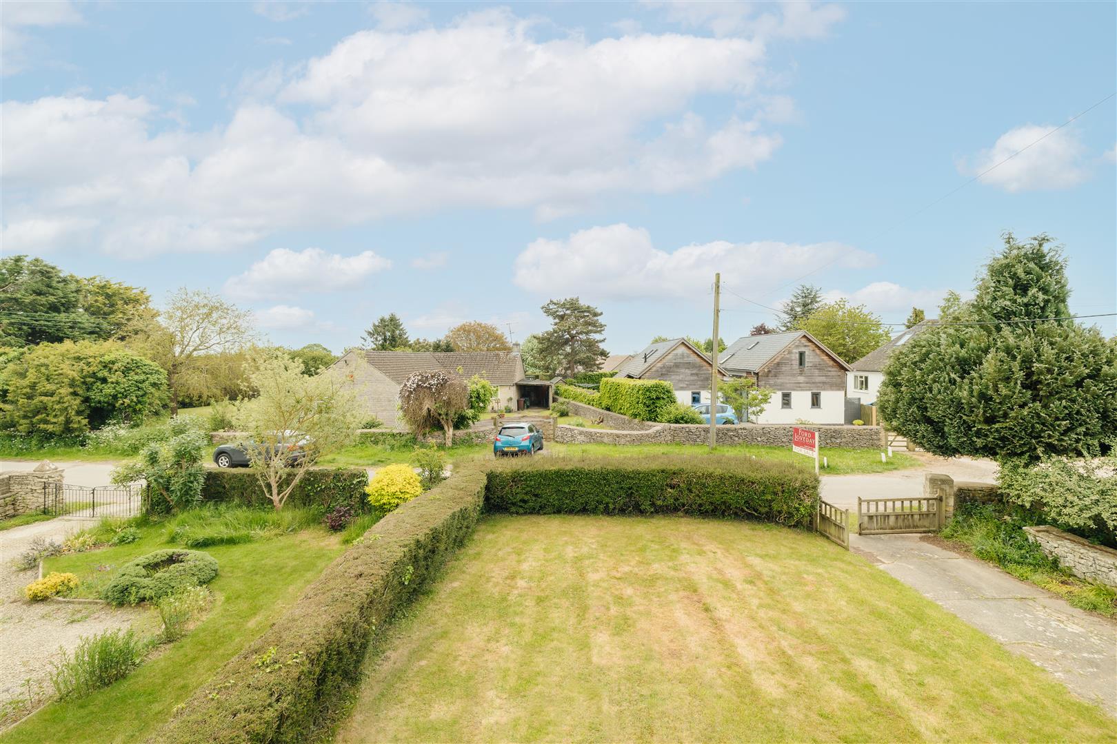 Old Common, Minchinhampton. Ford Loveday Estate Agency